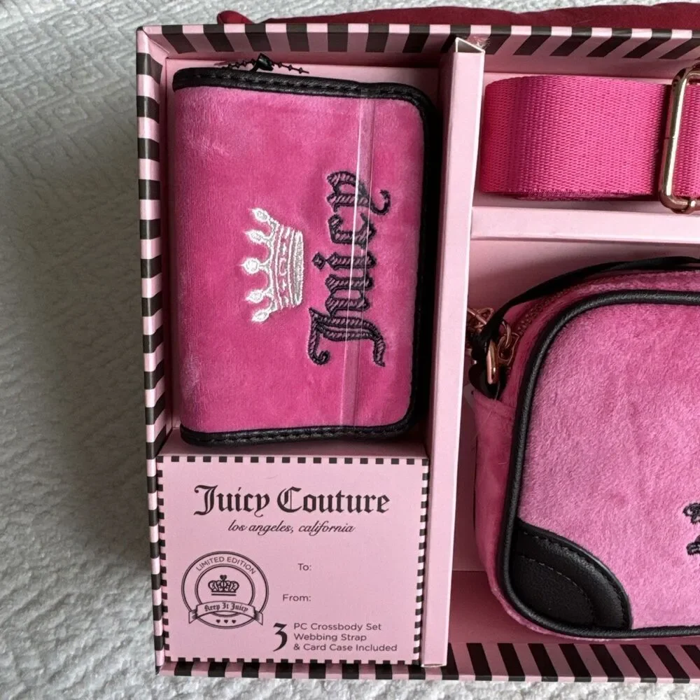 NWT  Juicy Couture Gift Set  Love Heritage Slim Camera Bag & Envelope Card Case